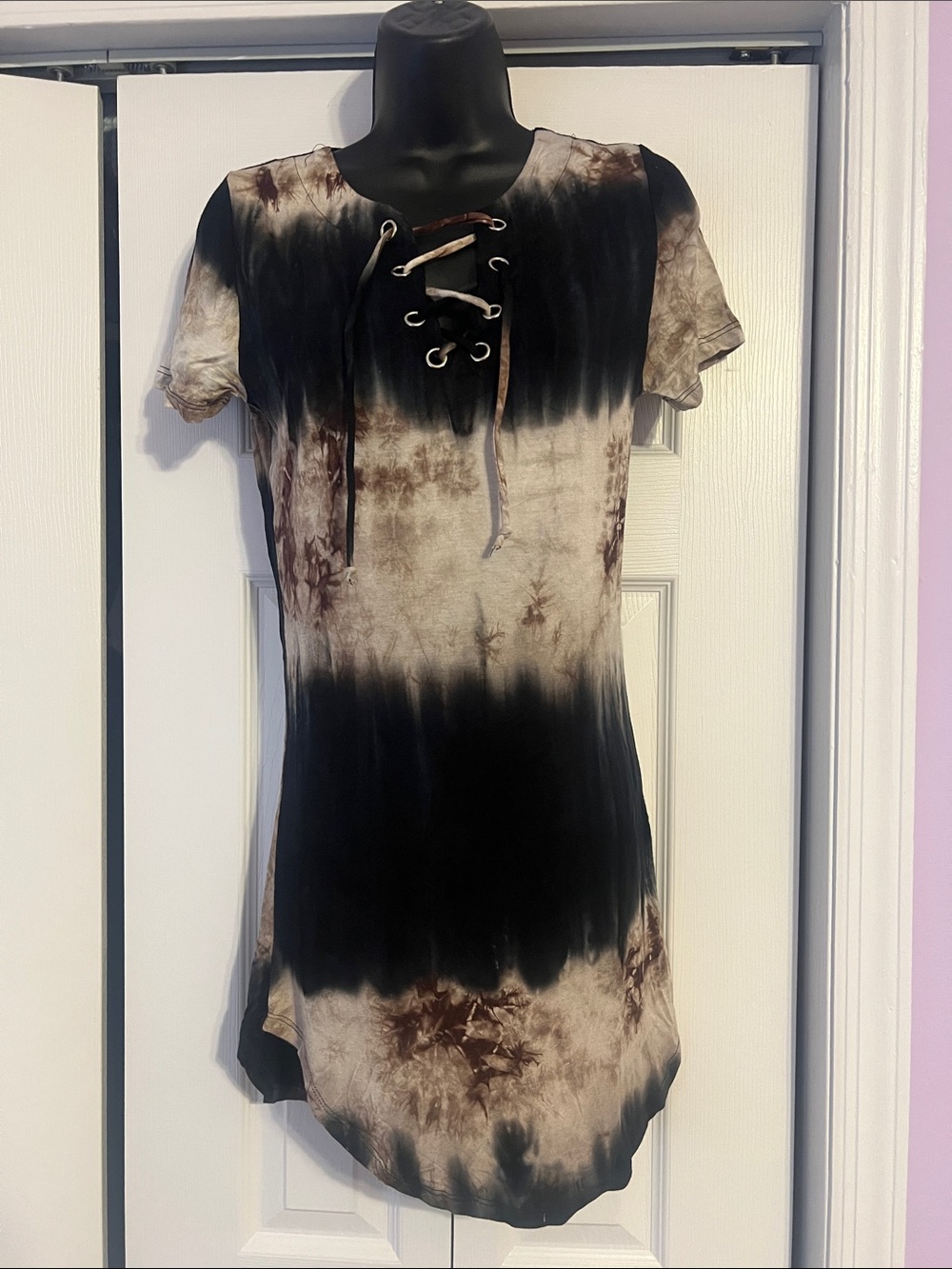 Heart & Hips Tie-Dye Lace-Up Mini Dress in Black & Brown